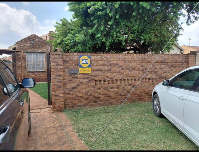 3 BEDROOM PROPERTY TO RENT IN CLAYVILLE